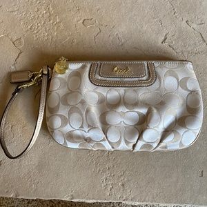 LIKE NEW Coach Wristlet